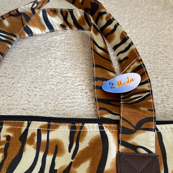 Animal print tote - Picture 4 of 4